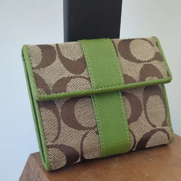 Coach Olive Green and Brown Signature Wallet - Picture 2 of 8